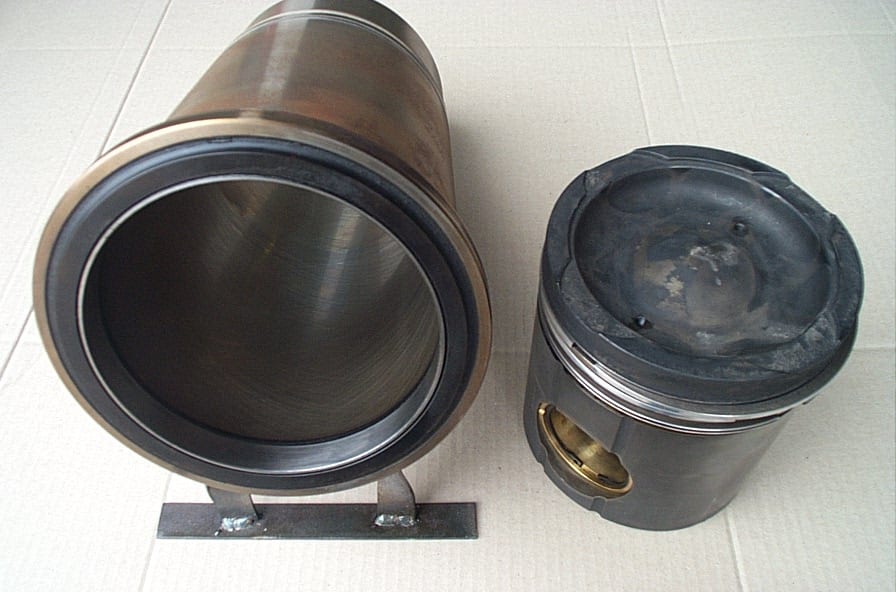 Cylinders treated with FTC Decarbonizer