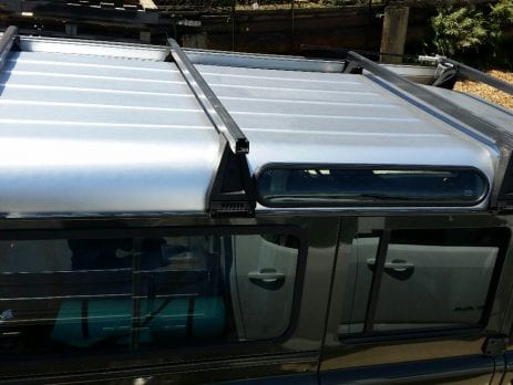 Defender roof painted with Xtroll Silver
