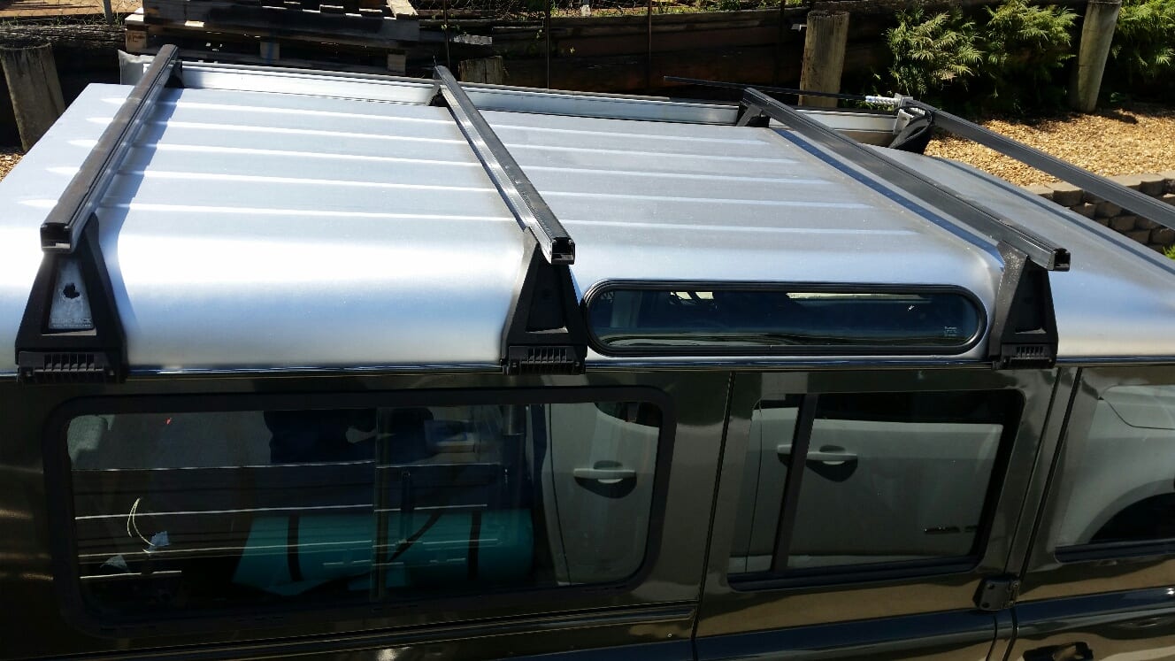 Defender roof painted with Xtroll Silver