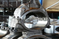 Broken conrod after a piston grabbed the liner — carbon-related failure