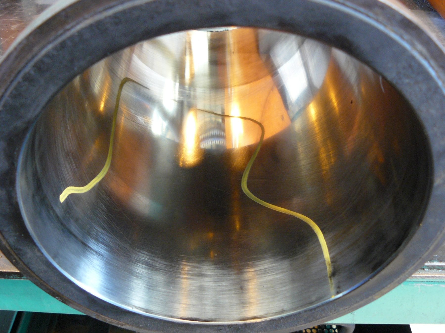 Caterpillar 3508 (8,000hrs) Bad blow-by, bad wear and major carbon Bad Blow by, carbon damage, glazing